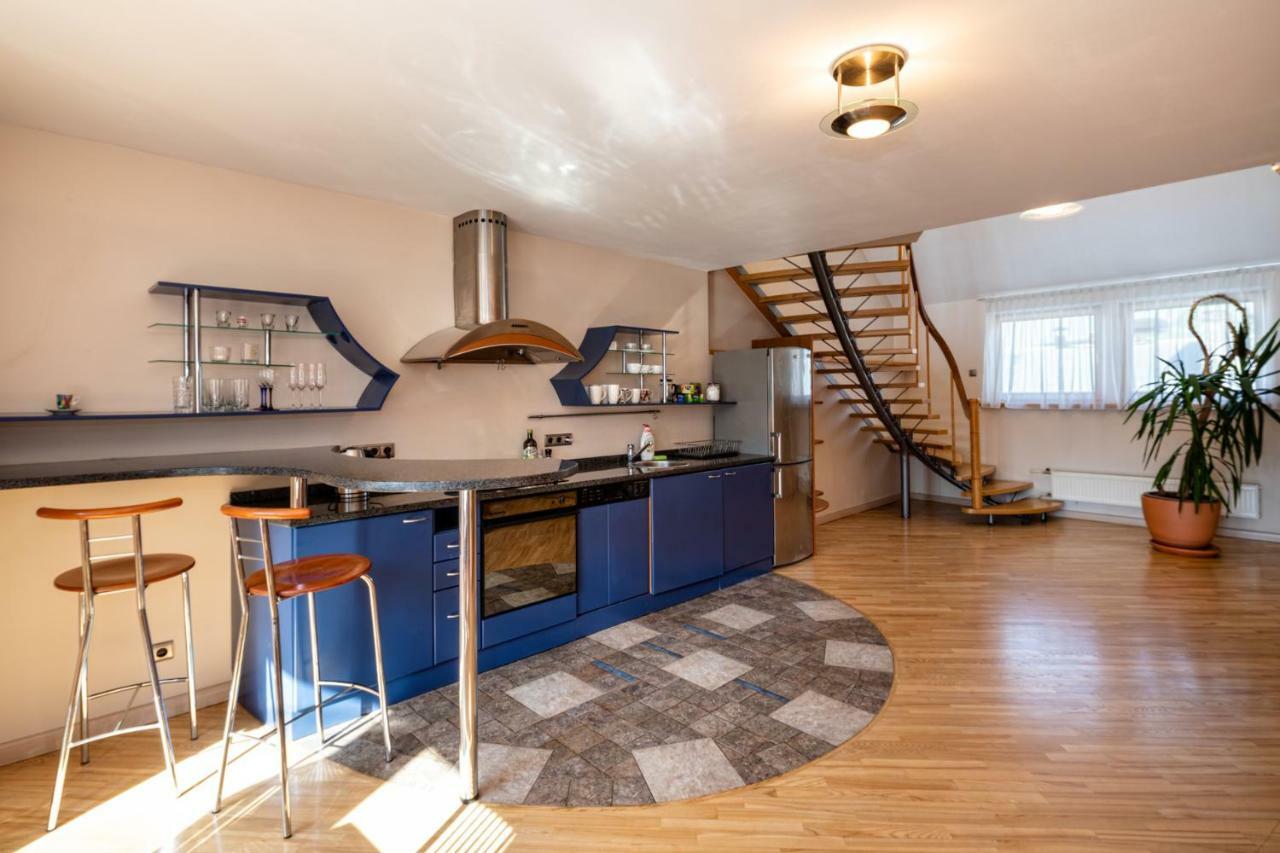 Old Riga Aldaru Street 2 Level Apartment With Terrace Exterior foto